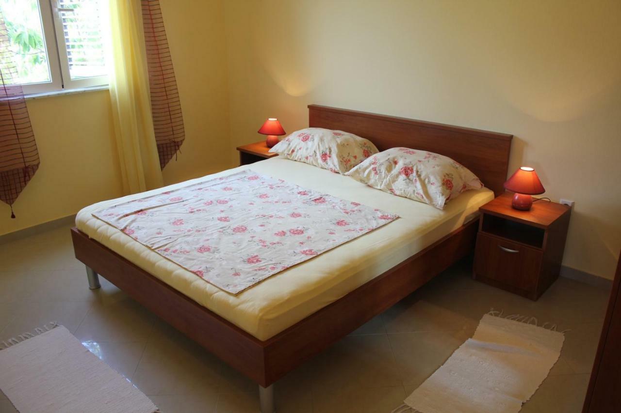 Doris Apartment Ugljan Ngoại thất bức ảnh